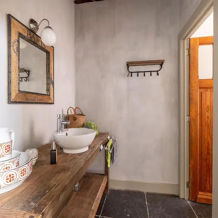 Square Farm In The Beautiful Blossom Region Holiday home