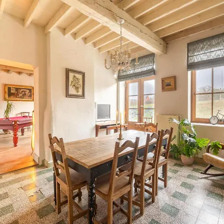 Square Farm In The Beautiful Blossom Region Holiday home *